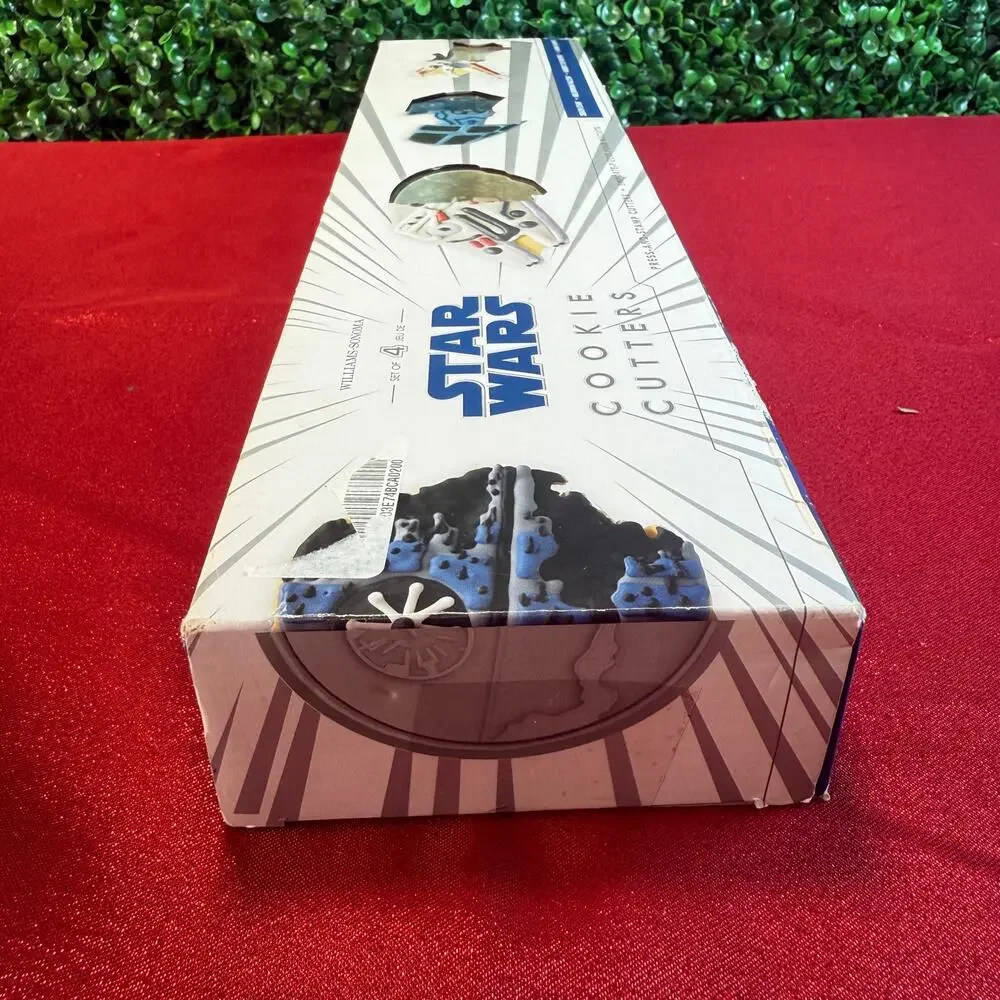 Williams-Sonoma STAR WARS Cookie Cutters Set of 4 DEATH STAR MILLENNIUM FALCON